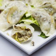 Gyoza pierogi z grzybami