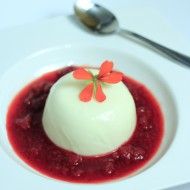 Panna cotta z malinami