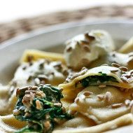 Ravioli ze szpinakiem i serem ricotta