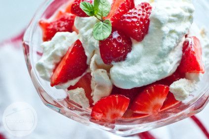 Eton Mess z truskawkami